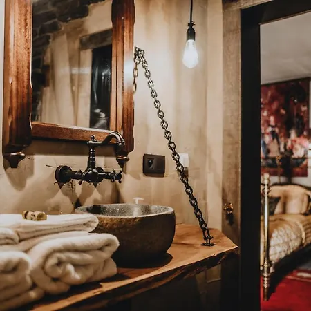 Capsule hotel Le Fantome De Berthe Logement-attraction Insolite *