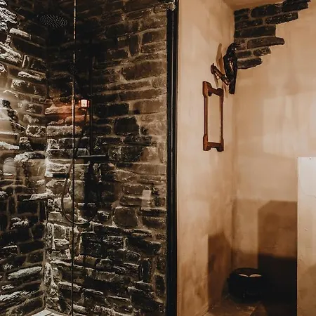Le Fantome De Berthe Logement-attraction Insolite カプセルホテル