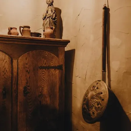 Le Fantome De Berthe Logement-attraction Insolite カプセルホテル