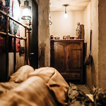 Le Fantome De Berthe Logement-attraction Insolite * لاروش ان اردين