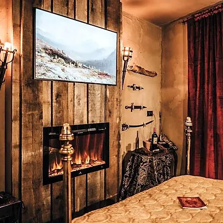 カプセルホテル Le Fantome De Berthe Logement-attraction Insolite ラ・ロシュ・アン・アルデンヌ
